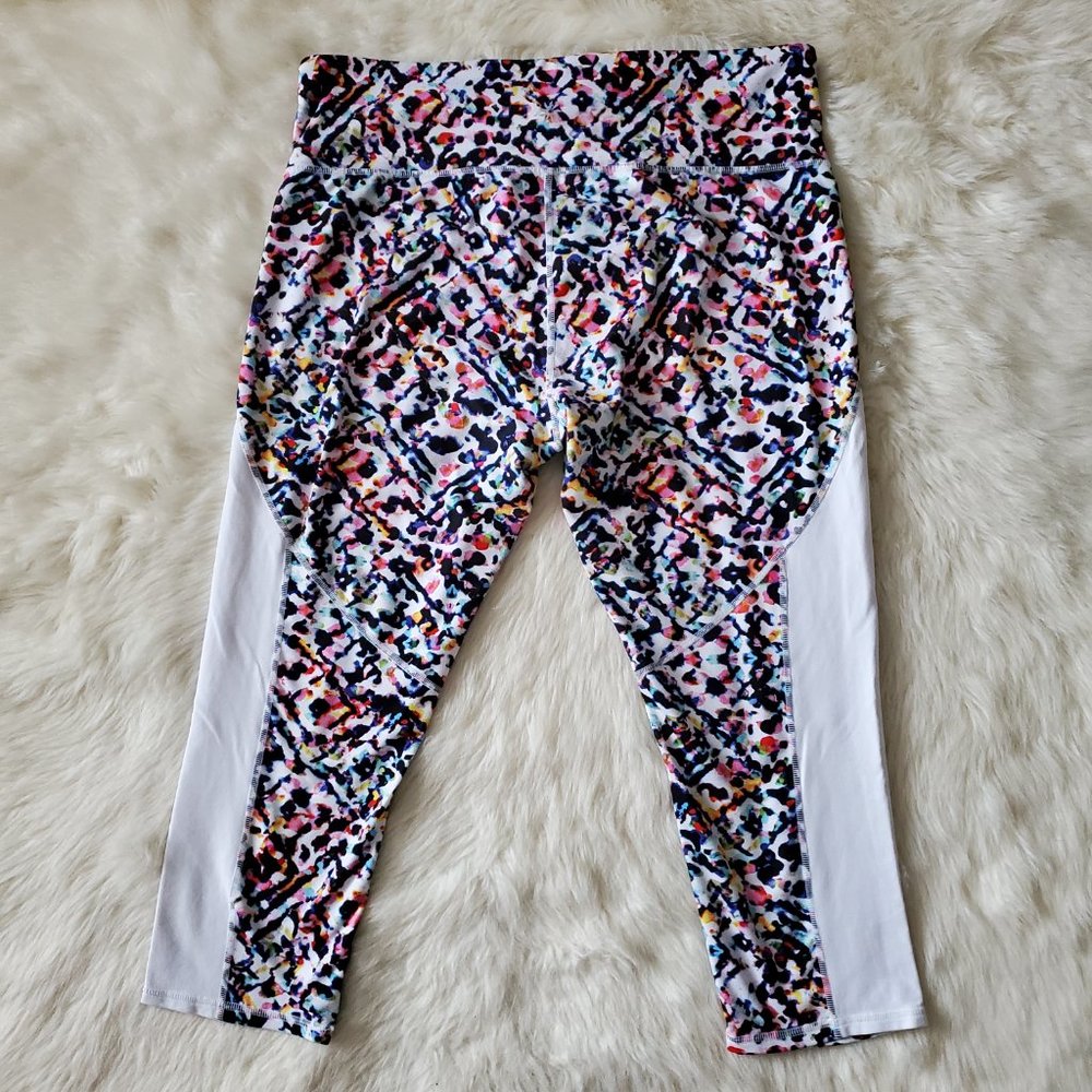 Athleta High Rise Watercolor Chaturanga Capri Leggings Size XL - Picture 6 of 15